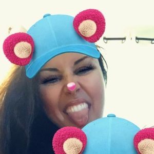 Meet your Posher, Noelle